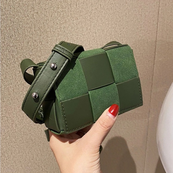 Handbags - Chic Green Woven Mixed Material Leather Pouch Strap Messenger Bag OS New